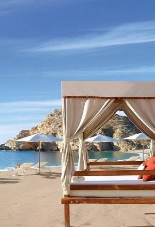 Hotels + Resorts - P