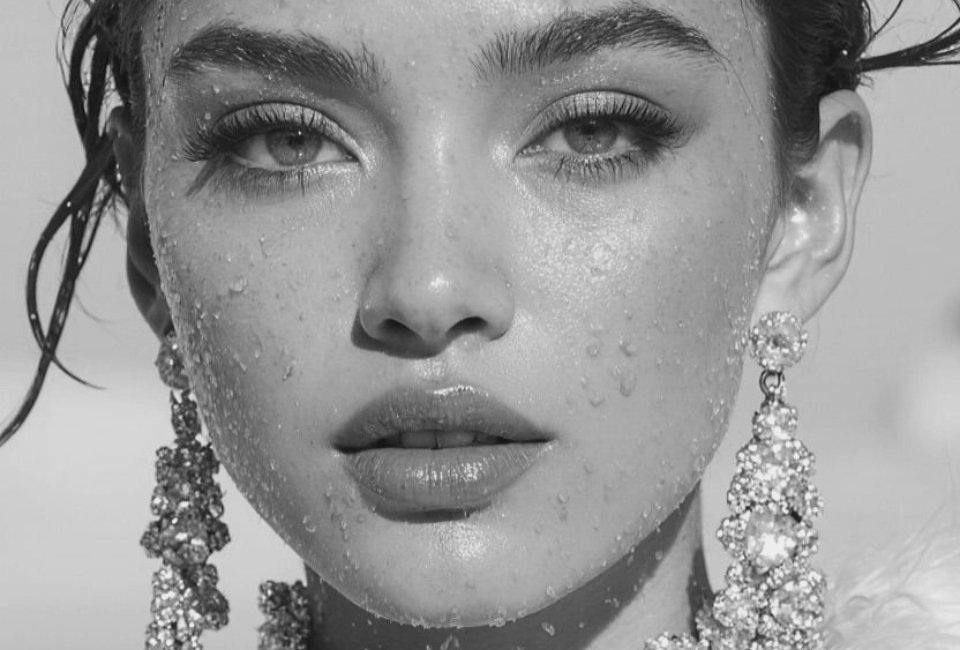 AI CONTENT COMM BEFORE