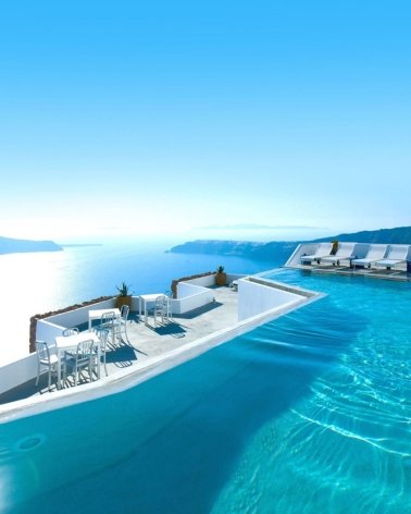 HOTELS + RESORTS